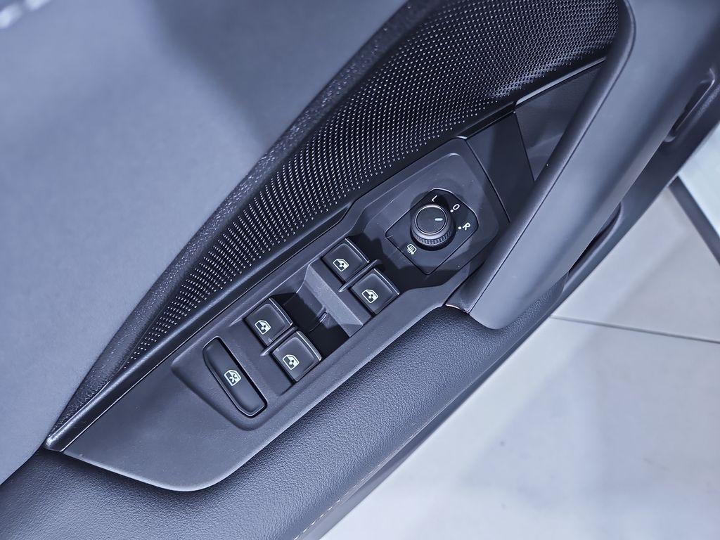 new 2025 Volkswagen Tiguan car, priced at $37,832
