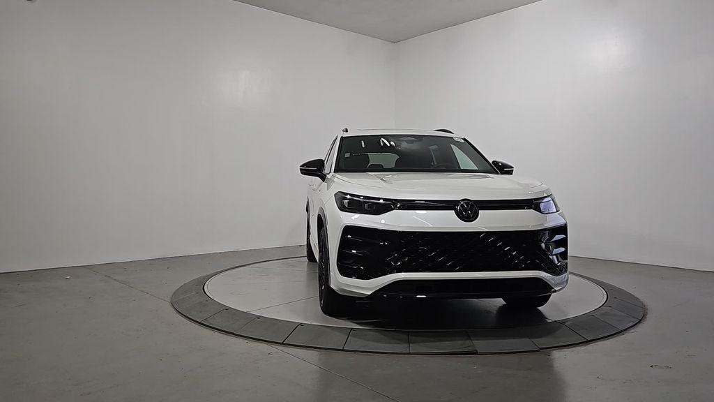 new 2025 Volkswagen Tiguan car, priced at $37,832