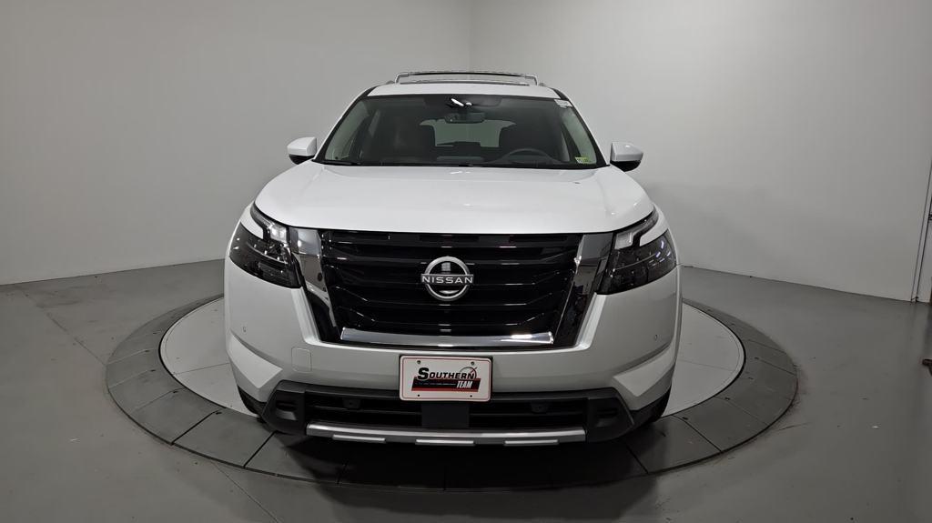 new 2025 Nissan Pathfinder car, priced at $54,283