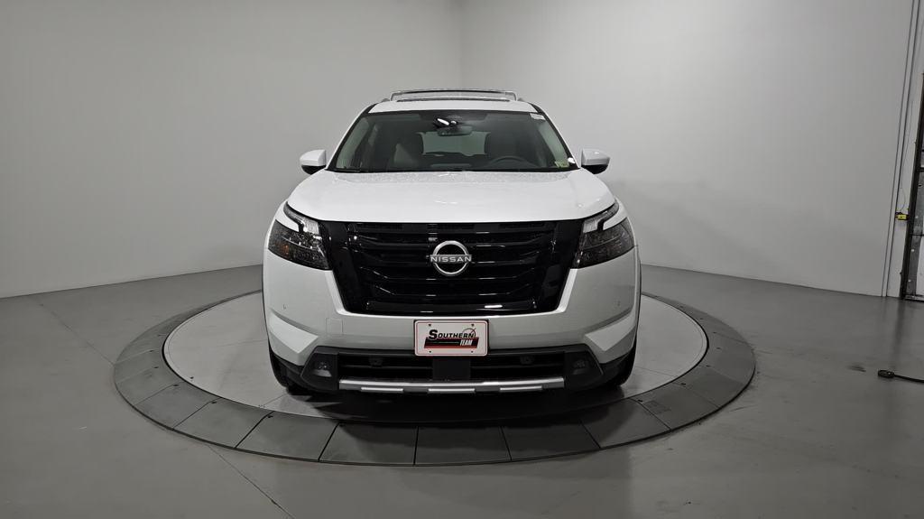 new 2025 Nissan Pathfinder car, priced at $52,383