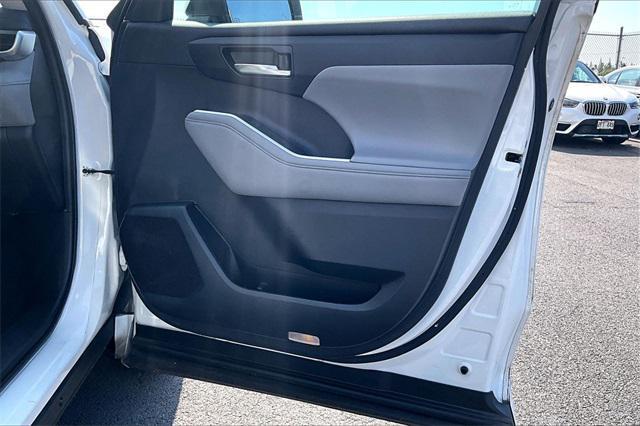 used 2021 Toyota Highlander car, priced at $32,249