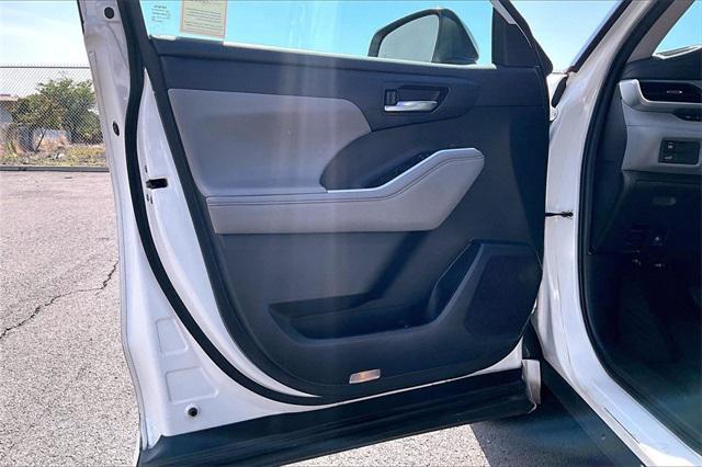 used 2021 Toyota Highlander car, priced at $32,249