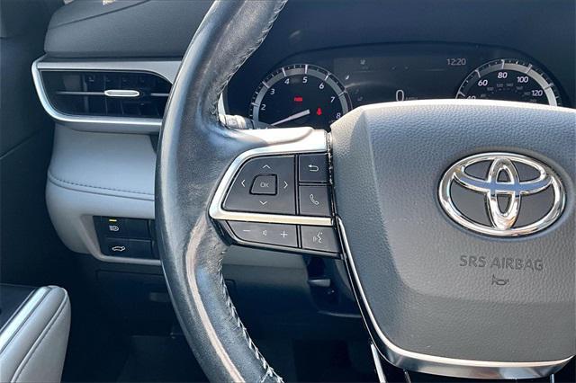 used 2021 Toyota Highlander car, priced at $32,249