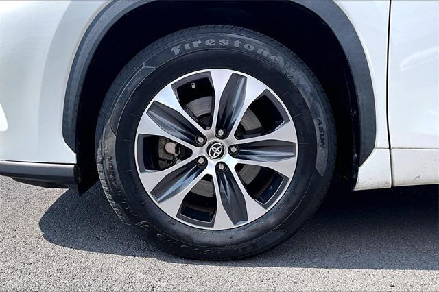 used 2021 Toyota Highlander car, priced at $32,249