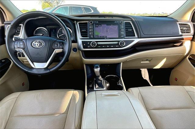 used 2014 Toyota Highlander Hybrid car, priced at $25,795