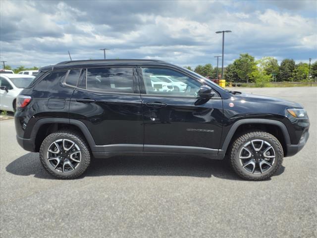 new 2024 Jeep Compass car, priced at $32,313