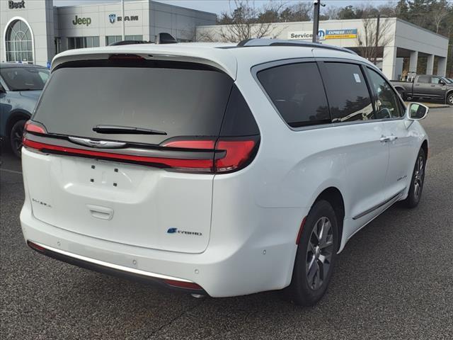 new 2024 Chrysler Pacifica car, priced at $50,007