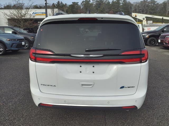new 2024 Chrysler Pacifica car, priced at $50,007