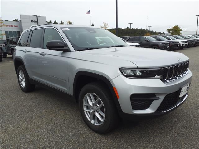 new 2024 Jeep Grand Cherokee car, priced at $34,221