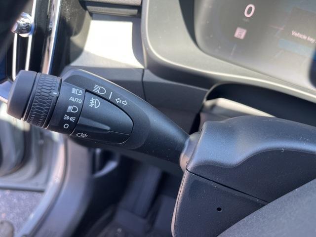 new 2025 Volvo XC40 car, priced at $44,000