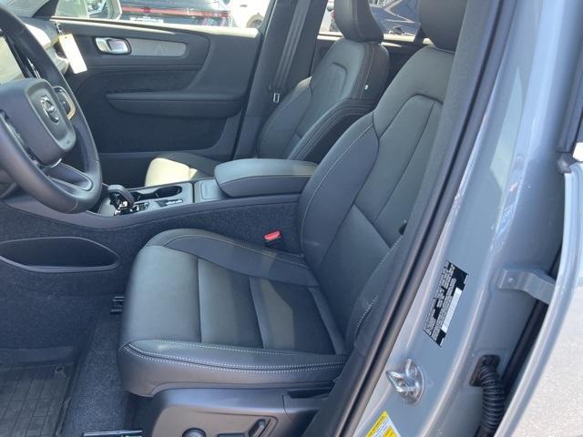 new 2025 Volvo XC40 car, priced at $44,000