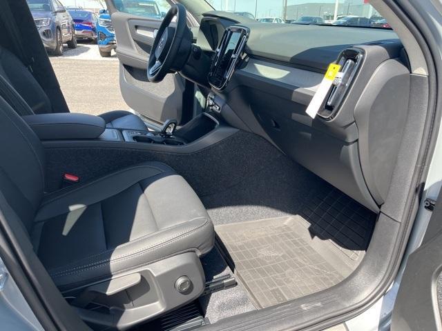 new 2025 Volvo XC40 car, priced at $44,000