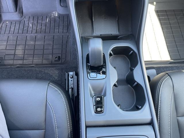 new 2025 Volvo XC40 car, priced at $44,000