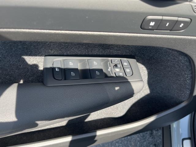 new 2025 Volvo XC40 car, priced at $44,000