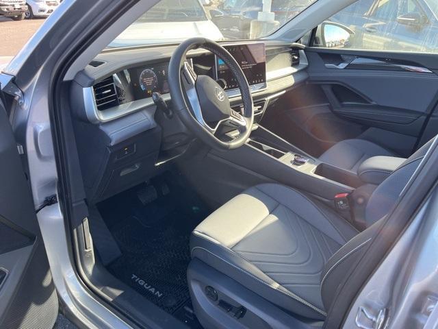 new 2025 Volkswagen Tiguan car, priced at $37,577