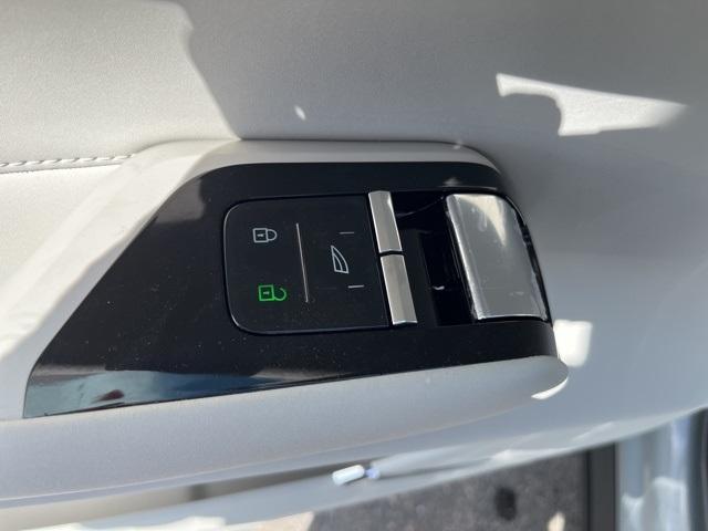 new 2025 Volvo EX90 car, priced at $80,000