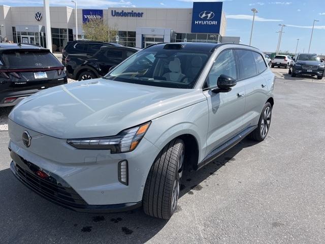 new 2025 Volvo EX90 car, priced at $80,000