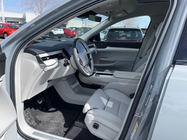 new 2025 Volvo EX90 car, priced at $80,000