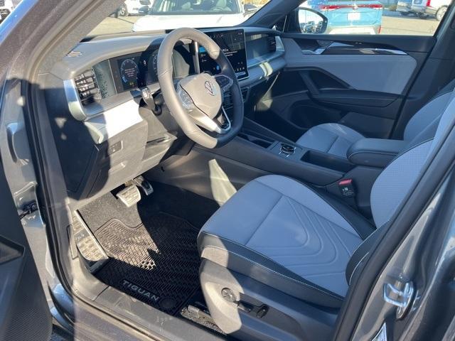 new 2025 Volkswagen Tiguan car, priced at $40,117