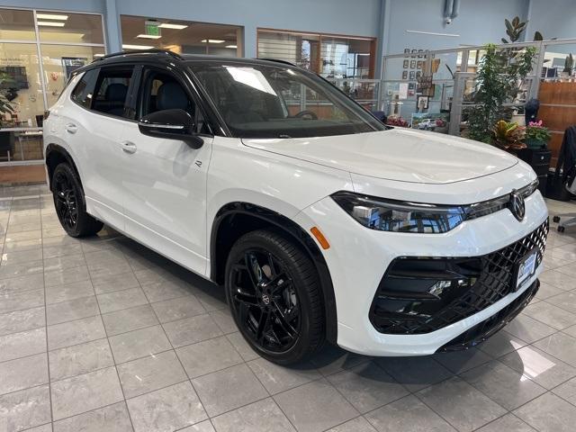 new 2025 Volkswagen Tiguan car, priced at $40,562