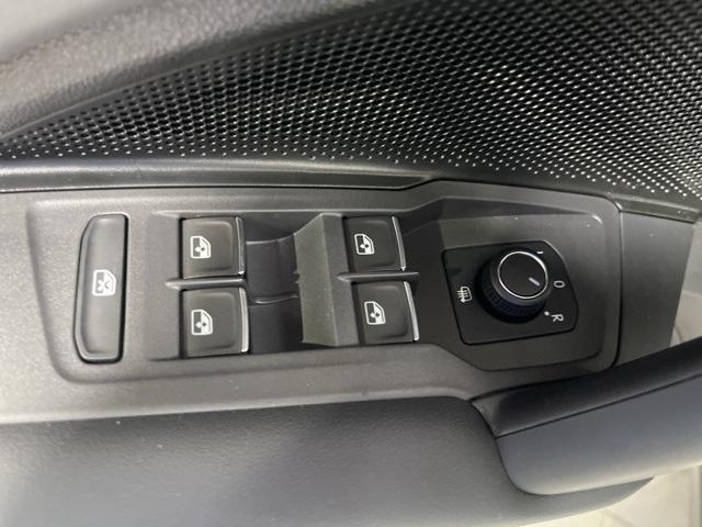 new 2025 Volkswagen Tiguan car, priced at $40,562