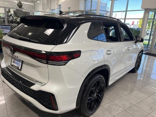 new 2025 Volkswagen Tiguan car, priced at $40,562
