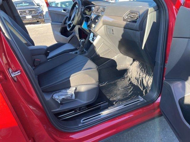new 2024 Volkswagen Tiguan car, priced at $34,000