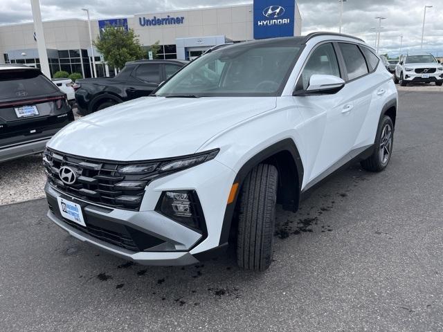new 2025 Hyundai TUCSON Hybrid car, priced at $37,500