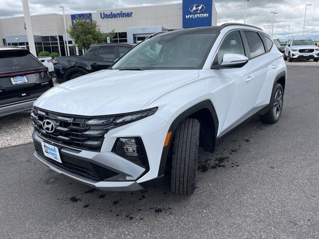 new 2025 Hyundai TUCSON Hybrid car, priced at $37,500