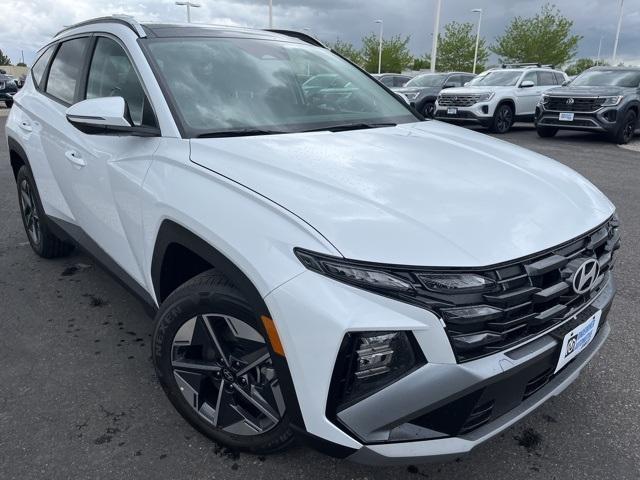 new 2025 Hyundai TUCSON Hybrid car, priced at $37,500