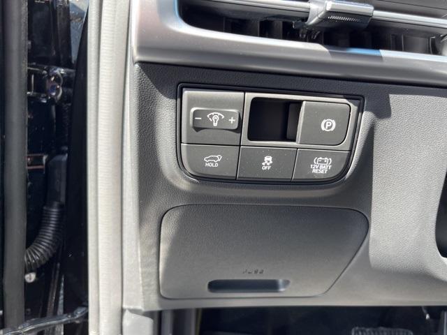 new 2025 Hyundai TUCSON Hybrid car, priced at $36,500