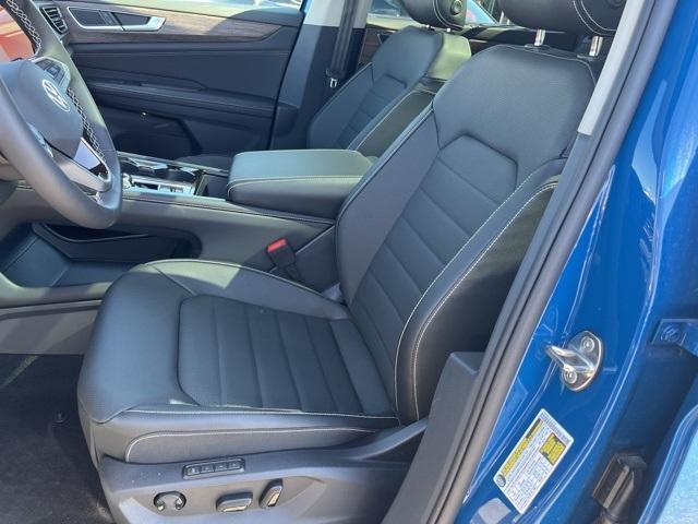 new 2025 Volkswagen Atlas car, priced at $47,500