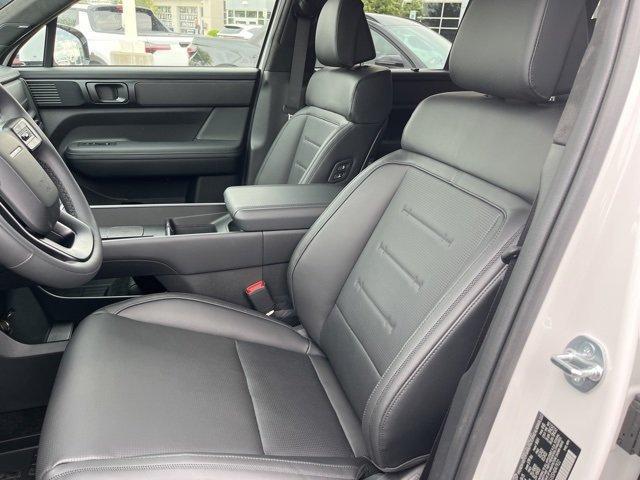 new 2025 Hyundai SANTA FE HEV car, priced at $51,000