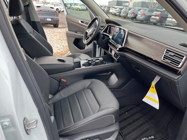 new 2024 Volkswagen Atlas car, priced at $45,000