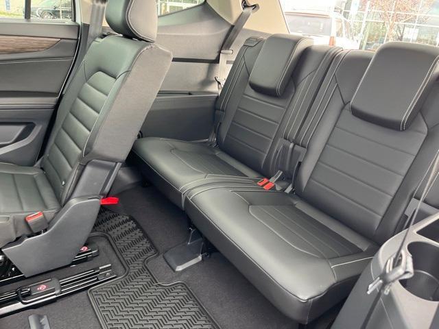 new 2024 Volkswagen Atlas car, priced at $45,000