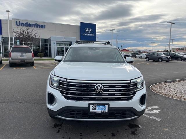 new 2024 Volkswagen Atlas car, priced at $45,000