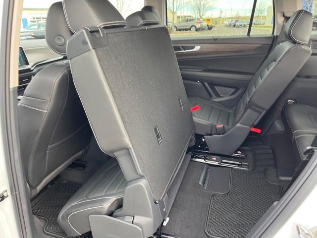 new 2024 Volkswagen Atlas car, priced at $45,000