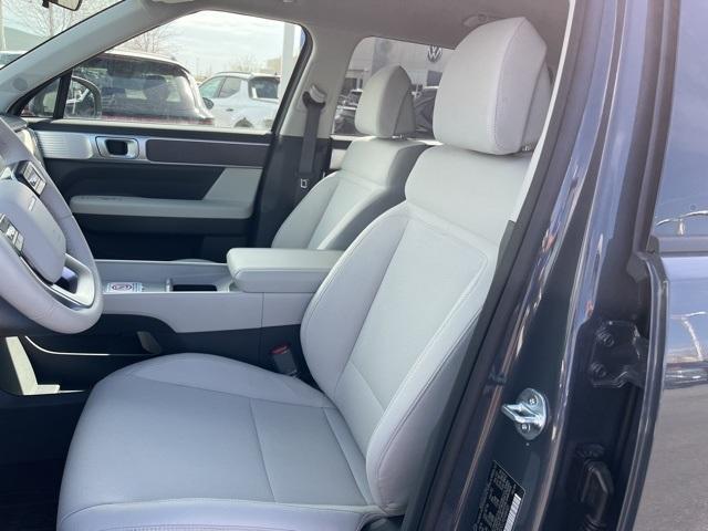 new 2025 Hyundai Santa Fe car, priced at $36,000