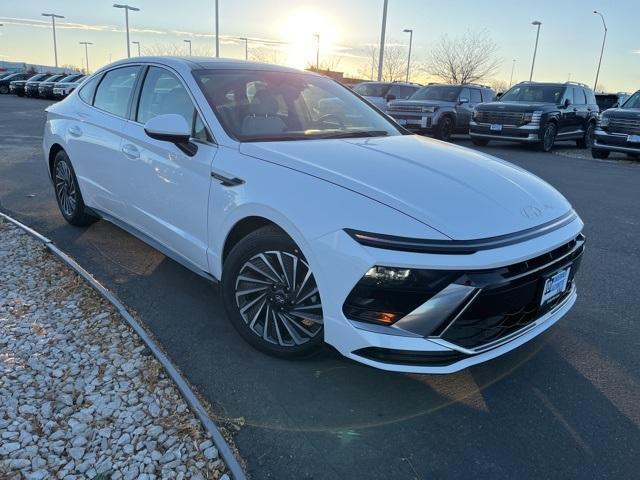 new 2026 Hyundai Sonata Hybrid car, priced at $34,595