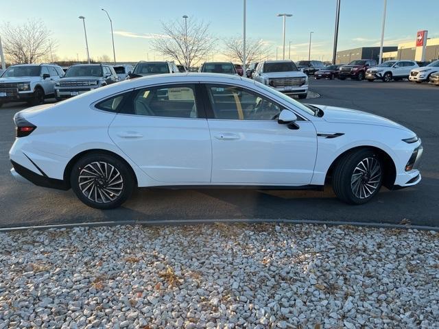 new 2026 Hyundai Sonata Hybrid car, priced at $34,595