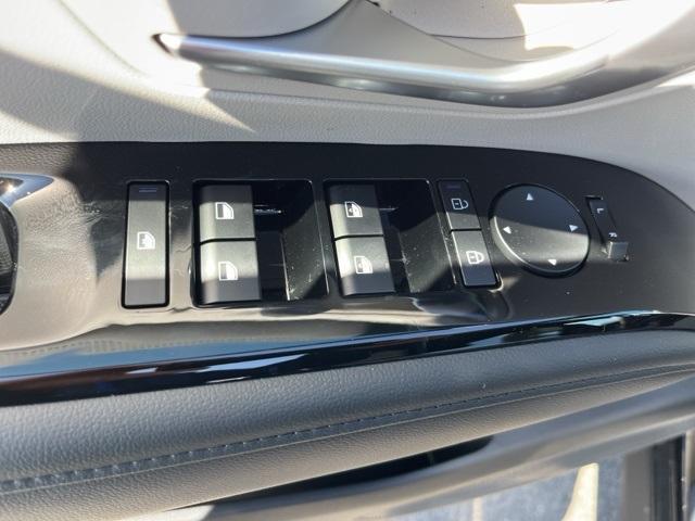 new 2025 Hyundai TUCSON Hybrid car, priced at $42,000