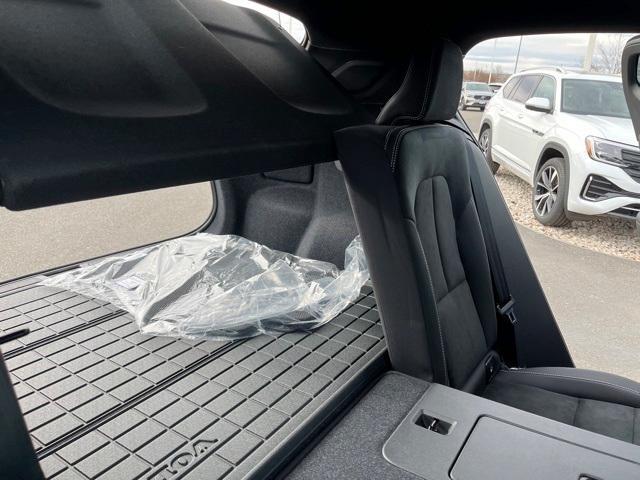 new 2024 Volvo XC40 Recharge Pure Electric car, priced at $42,000