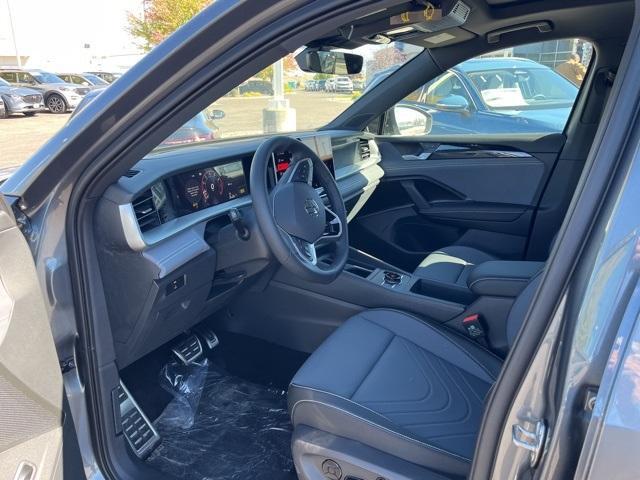 new 2025 Volkswagen Tiguan car, priced at $39,603