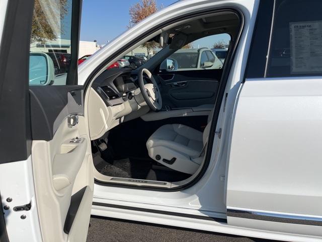 new 2025 Volvo XC90 Plug-In Hybrid car, priced at $74,000