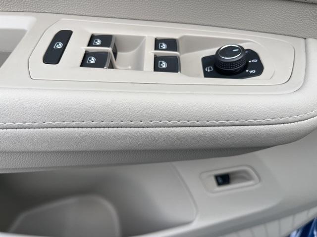 new 2025 Volkswagen Atlas car, priced at $53,000