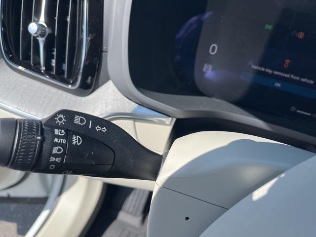 new 2025 Volvo XC60 car, priced at $59,835