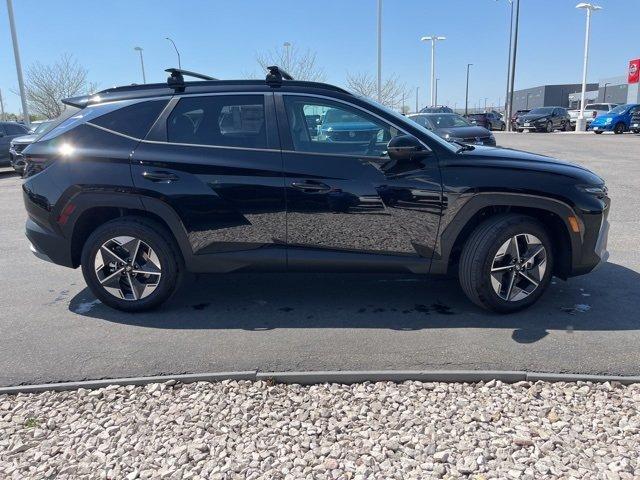 new 2025 Hyundai TUCSON Hybrid car, priced at $37,000