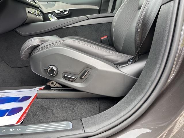 new 2025 Volvo XC90 Plug-In Hybrid car, priced at $75,000