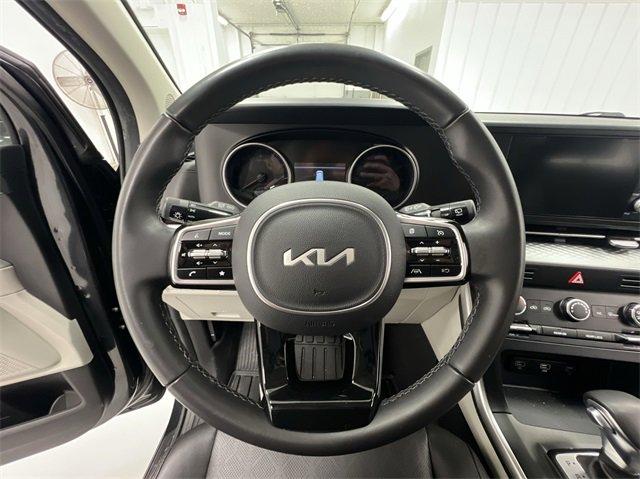 used 2023 Kia Carnival car, priced at $31,414