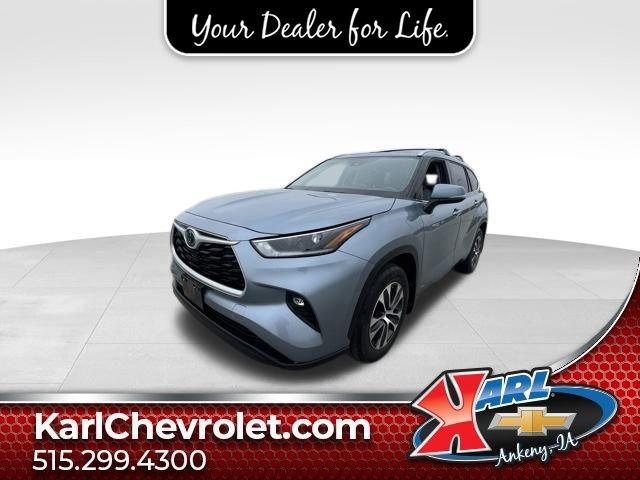 used 2021 Toyota Highlander Hybrid car, priced at $37,485